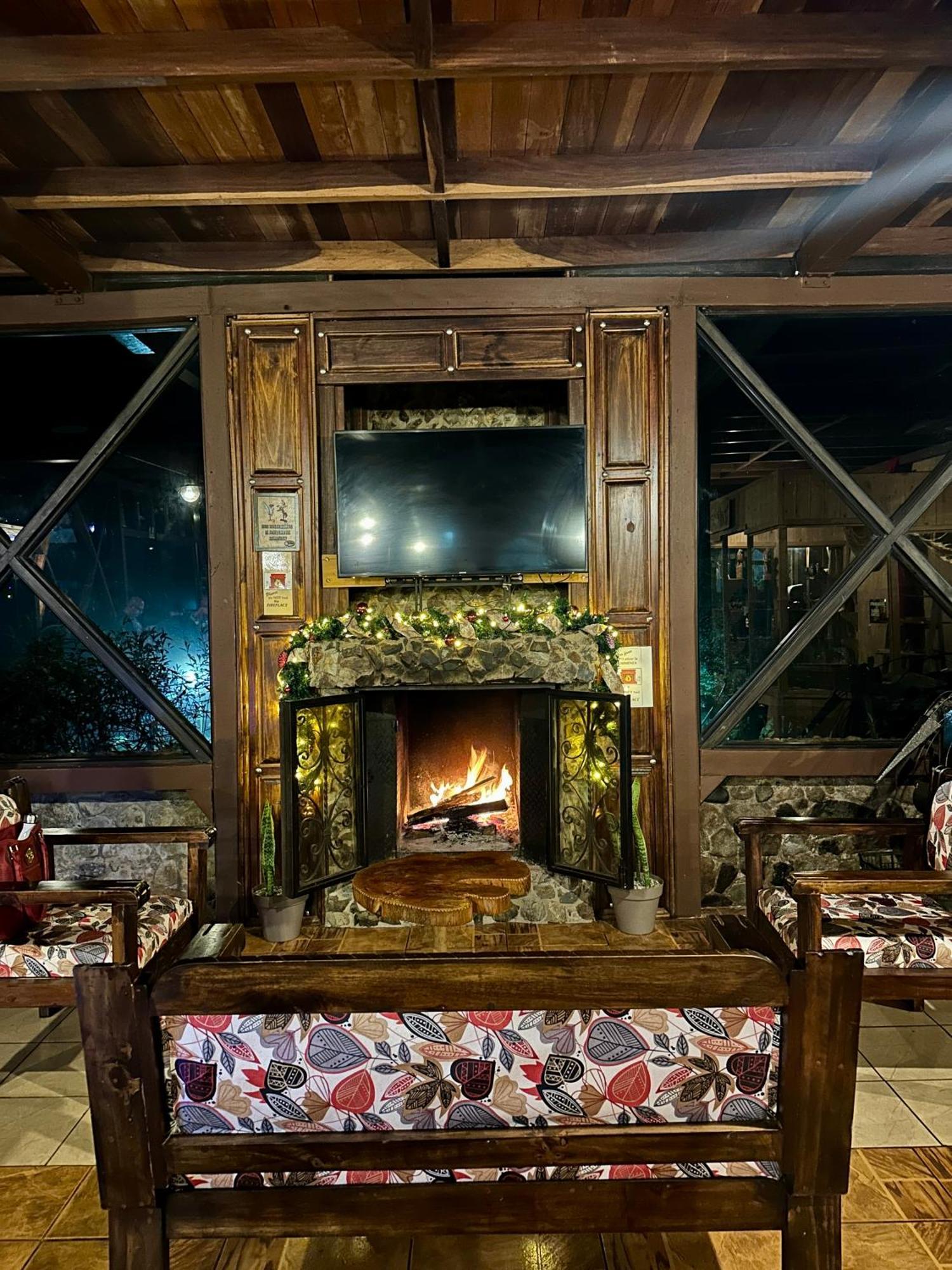 Hotel De Montana El Pelicano San Isidro De El General ภายนอก รูปภาพ