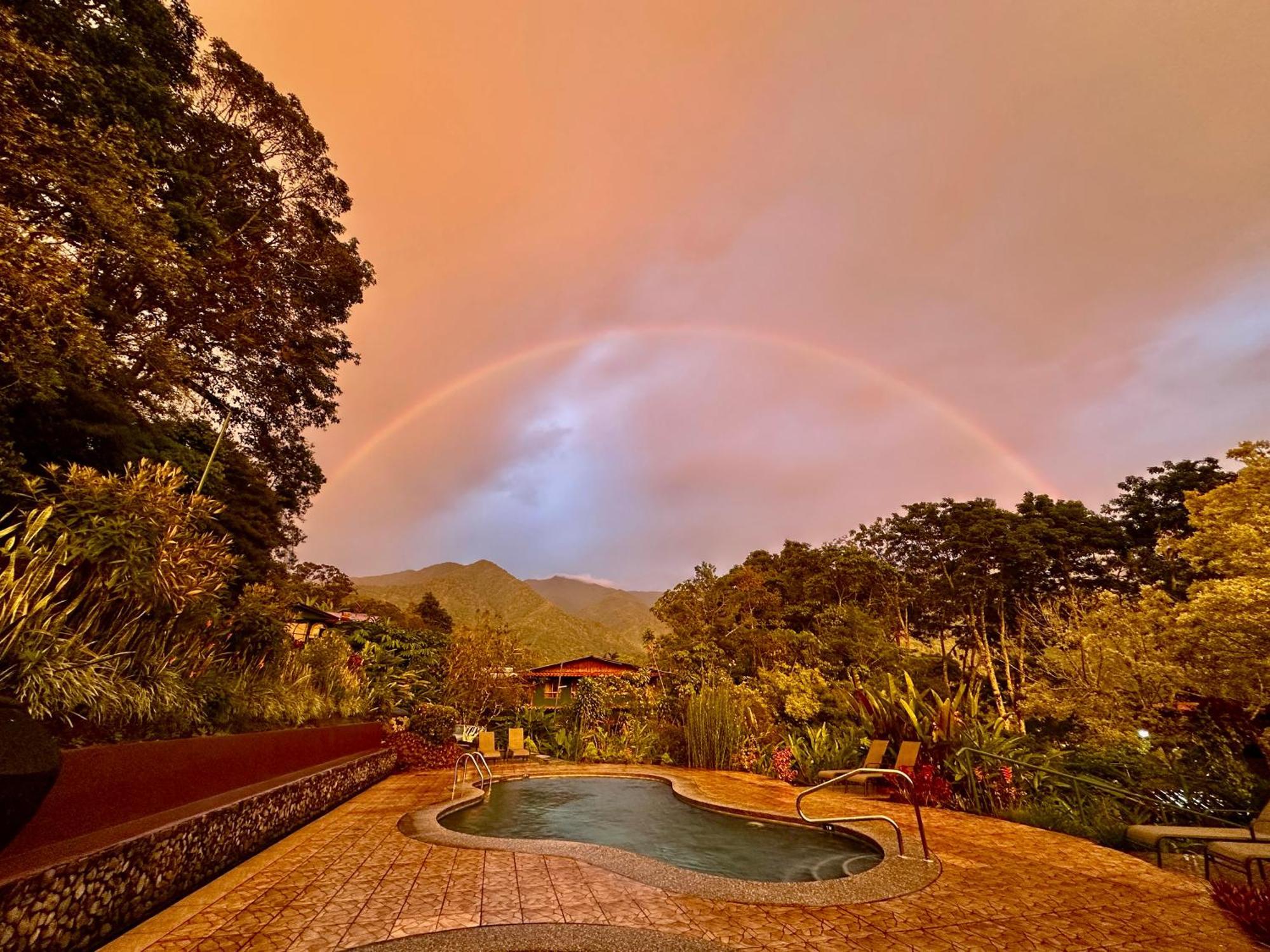 Hotel De Montana El Pelicano San Isidro De El General ภายนอก รูปภาพ